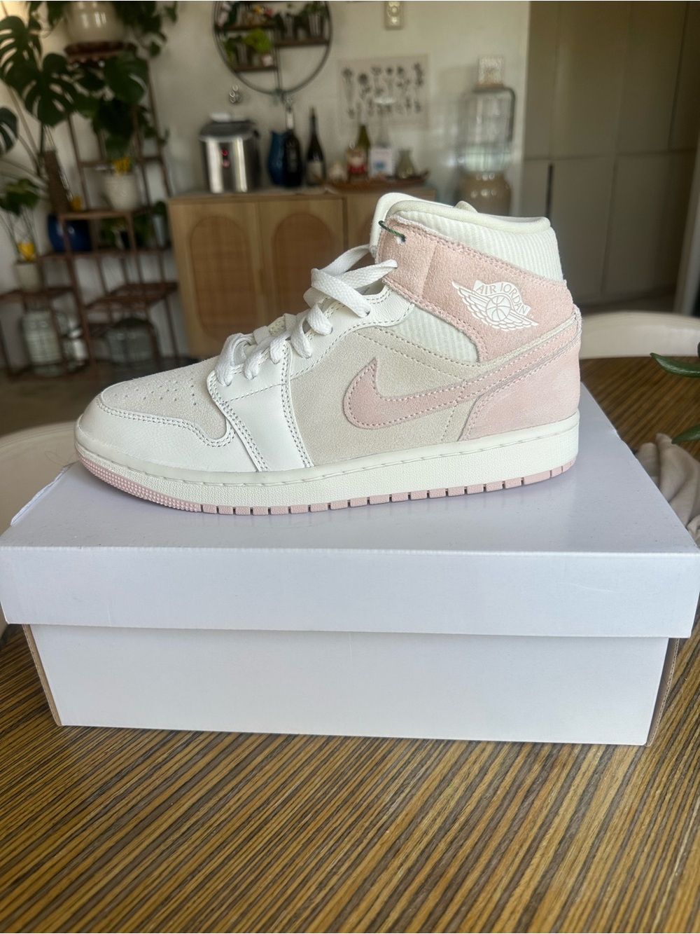 Nike Cream and White Low-Top Sneakers
